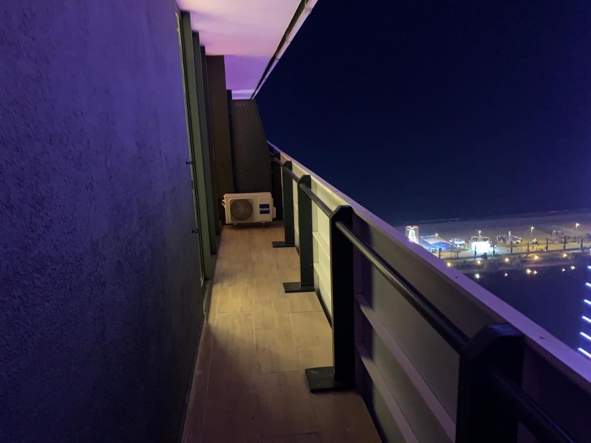Vip Aparthotel Orbi City Sea View Batoemi Buitenkant foto