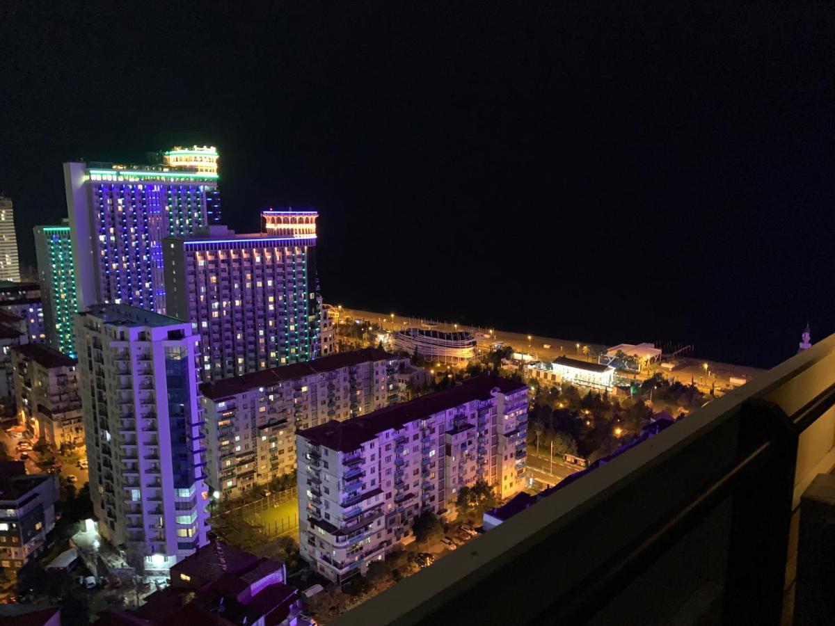 Vip Aparthotel Orbi City Sea View Batoemi Buitenkant foto