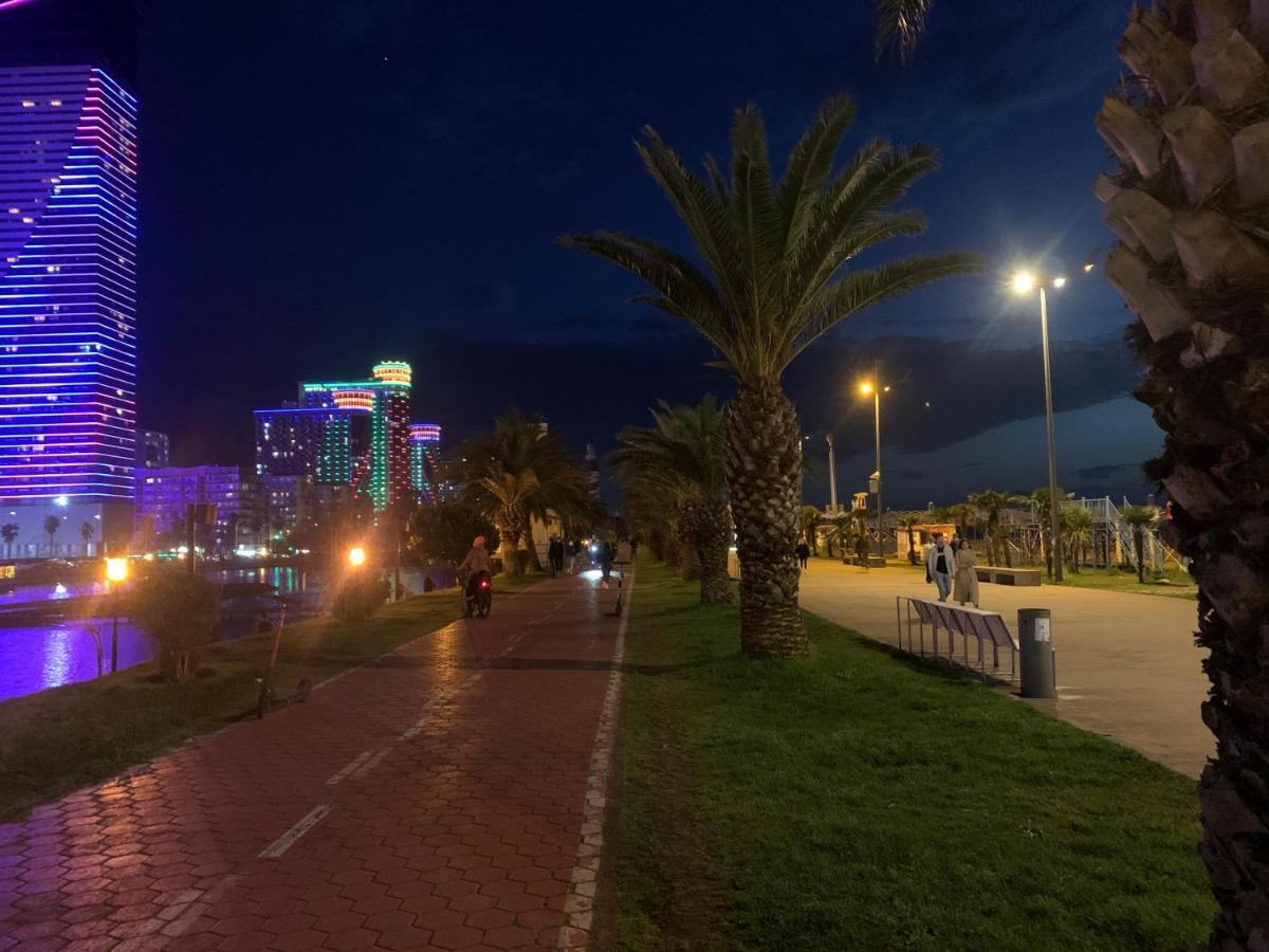 Vip Aparthotel Orbi City Sea View Batoemi Buitenkant foto