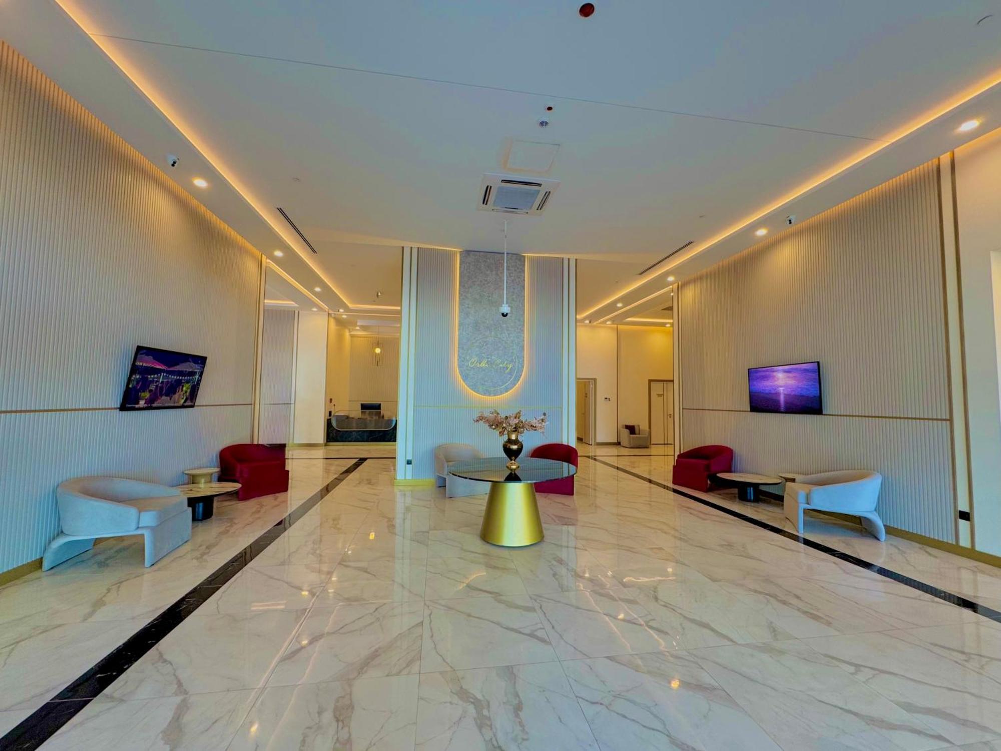 Vip Aparthotel Orbi City Sea View Batoemi Buitenkant foto