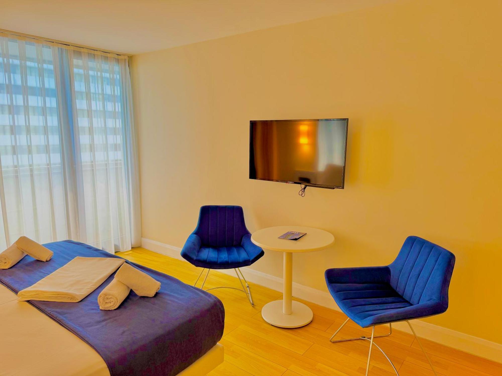 Vip Aparthotel Orbi City Sea View Batoemi Buitenkant foto