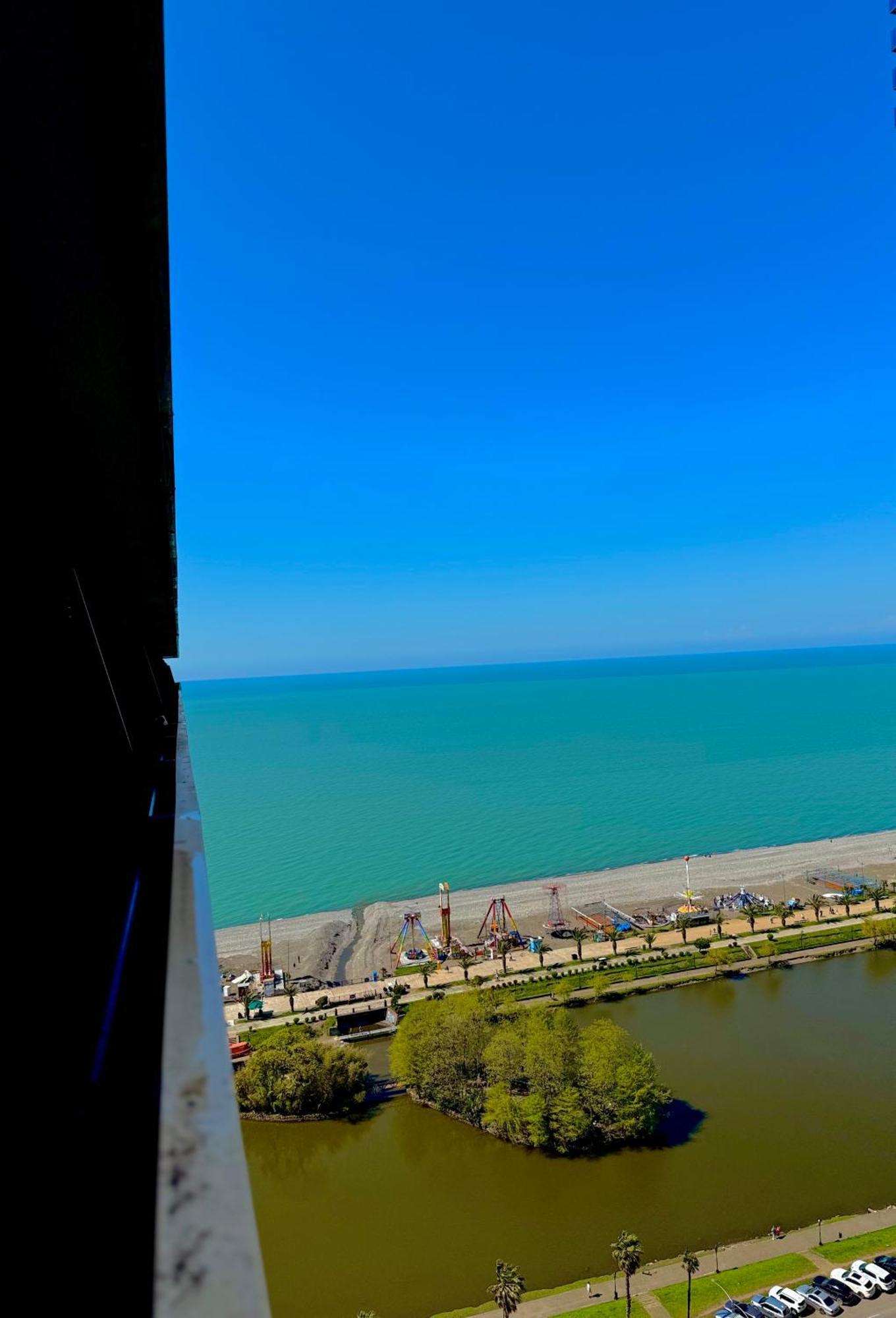 Vip Aparthotel Orbi City Sea View Batoemi Buitenkant foto