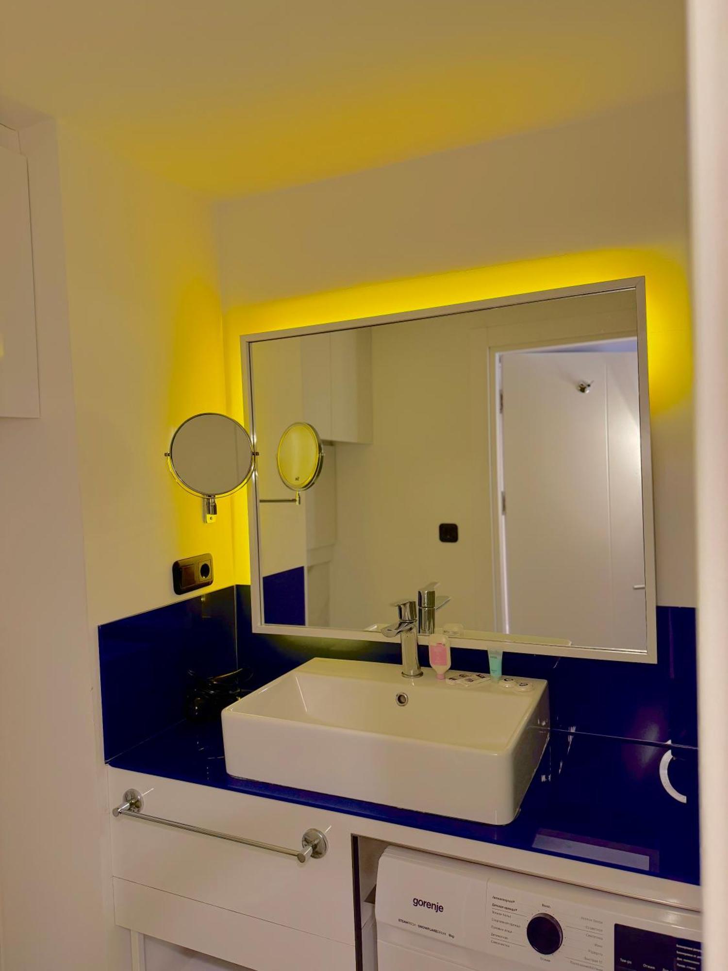 Vip Aparthotel Orbi City Sea View Batoemi Buitenkant foto