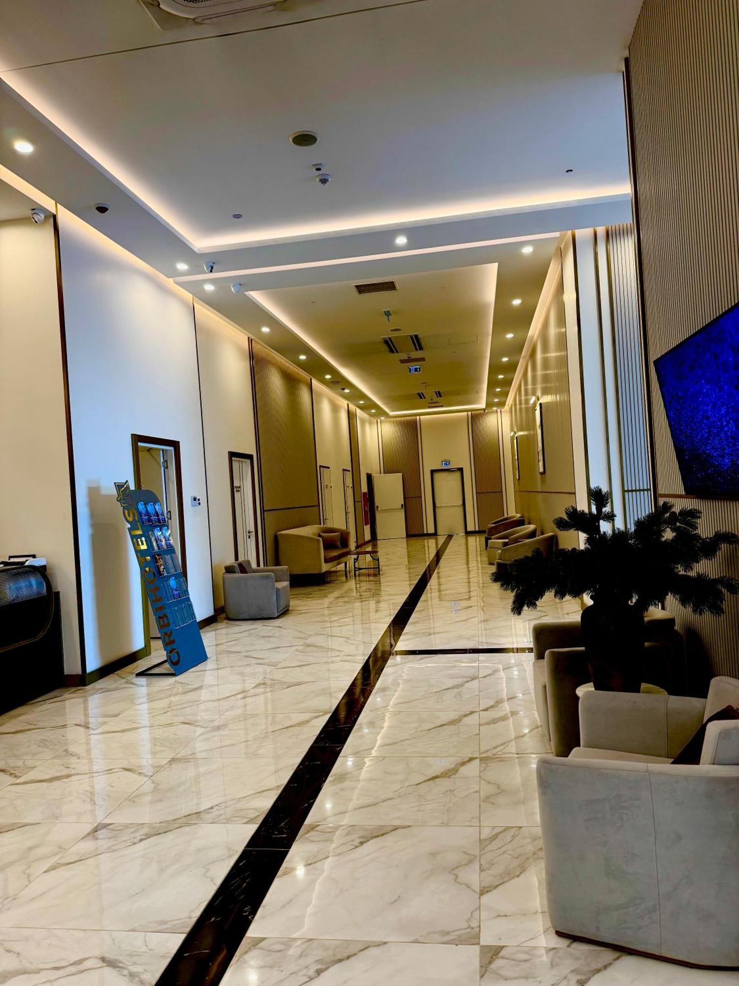 Vip Aparthotel Orbi City Sea View Batoemi Buitenkant foto